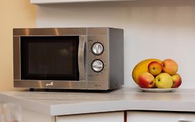 Spacious & Quiet 1 Bedroom Apartment In Pruszkow By Noclegi Renters