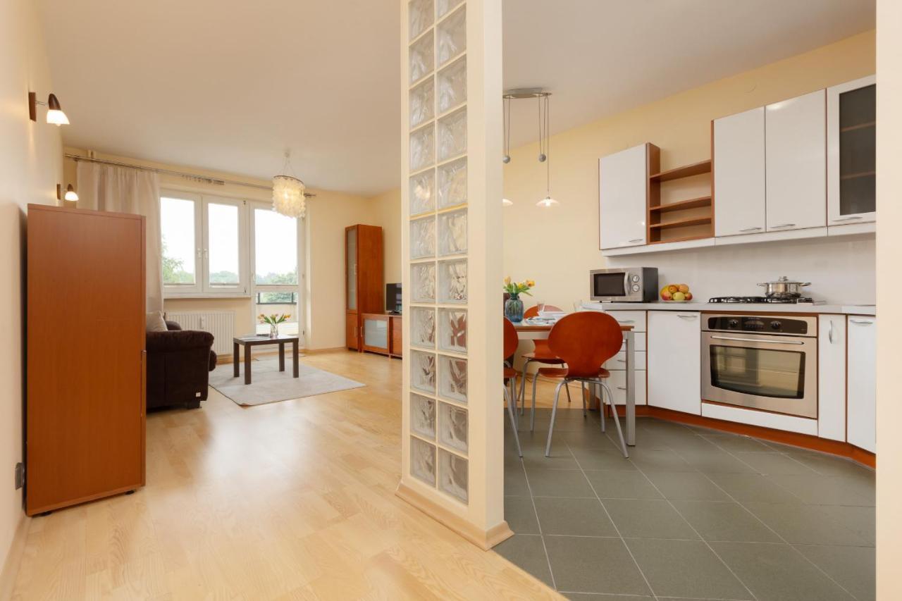 Spacious & Quiet 1 Bedroom Apartment In Pruszkow By Noclegi Renters Екстер'єр фото