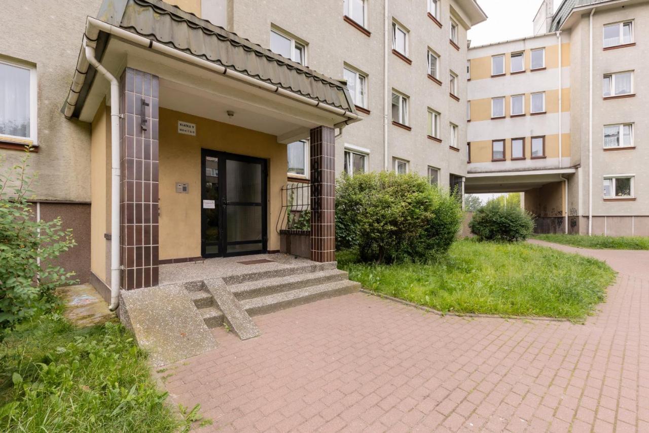 Spacious & Quiet 1 Bedroom Apartment In Pruszkow By Noclegi Renters Екстер'єр фото