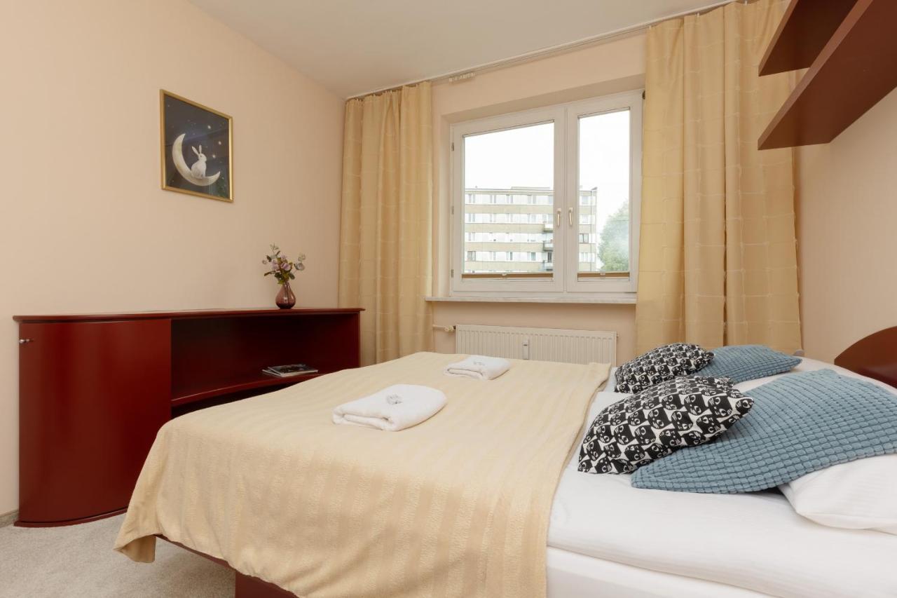 Spacious & Quiet 1 Bedroom Apartment In Pruszkow By Noclegi Renters Екстер'єр фото