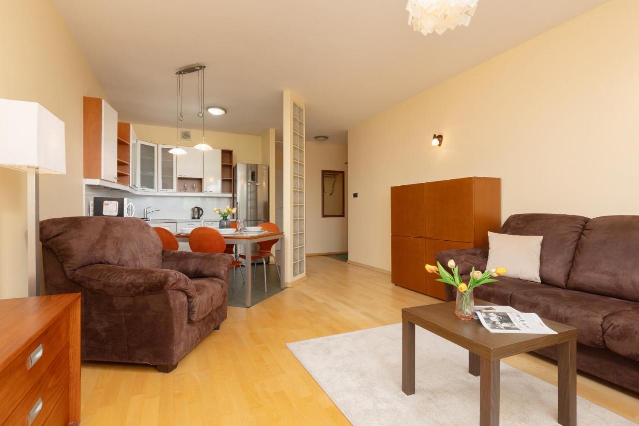 Spacious & Quiet 1 Bedroom Apartment In Pruszkow By Noclegi Renters Екстер'єр фото