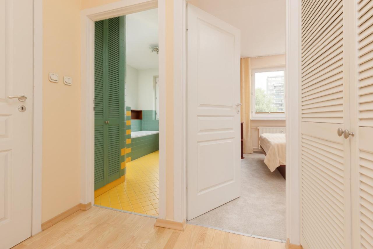 Spacious & Quiet 1 Bedroom Apartment In Pruszkow By Noclegi Renters Екстер'єр фото